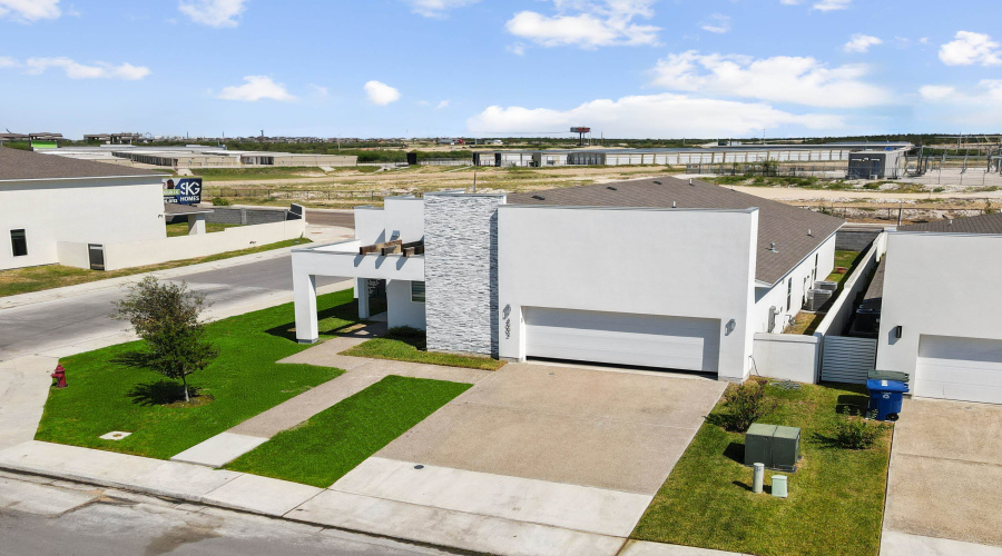 4002 Sun Valley Dr., Laredo, Texas 78045, 3 Bedrooms Bedrooms, 5 Rooms Rooms,2 BathroomsBathrooms,Residential,For Sale,4002 Sun Valley Dr.,20254434 4002 Sun Valley Dr., Laredo, Texas 78045, 3 Bedrooms Bedrooms, 5 Rooms Rooms,2 BathroomsBathrooms,Residential,For Sale,4002 Sun Valley Dr.,20254434