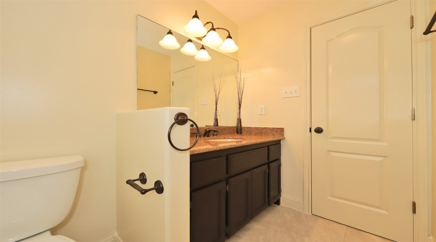 8801 Snow Falls Dr, Laredo, Texas 78045, 3 Bedrooms Bedrooms, 5 Rooms Rooms,2 BathroomsBathrooms,Residential,For Rent,8801 Snow Falls Dr,20254436