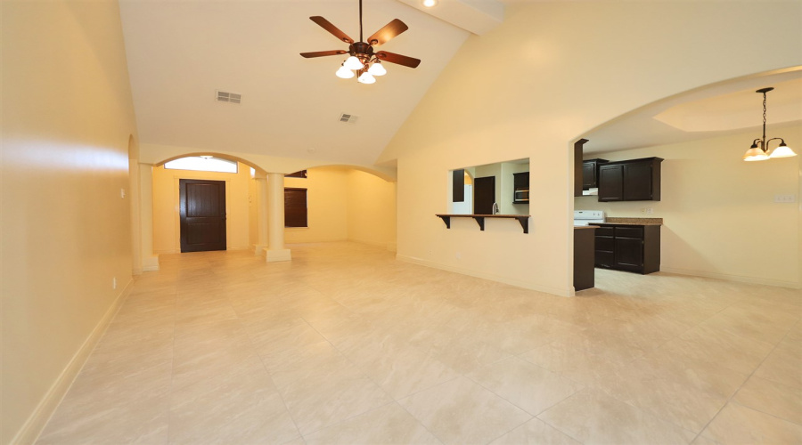 8801 Snow Falls Dr, Laredo, Texas 78045, 3 Bedrooms Bedrooms, 5 Rooms Rooms,2 BathroomsBathrooms,Residential,For Rent,8801 Snow Falls Dr,20254436