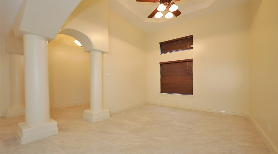 8801 Snow Falls Dr, Laredo, Texas 78045, 3 Bedrooms Bedrooms, 5 Rooms Rooms,2 BathroomsBathrooms,Residential,For Rent,8801 Snow Falls Dr,20254436