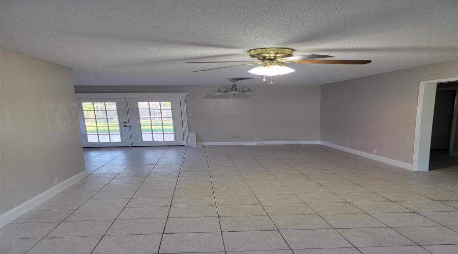 713 B Lindenwood Dr, Laredo, Texas 78045, 3 Bedrooms Bedrooms, 6 Rooms Rooms,2 BathroomsBathrooms,Residential,For Rent,713 B Lindenwood Dr,20254438