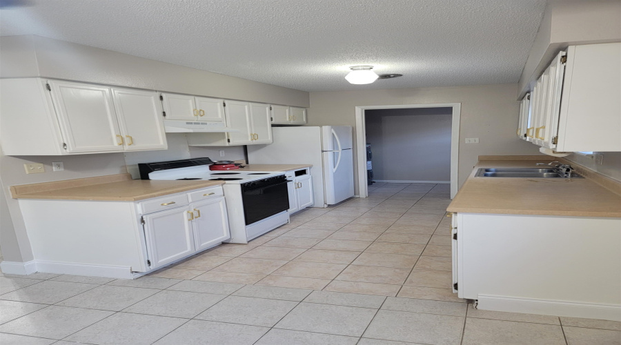 713 B Lindenwood Dr, Laredo, Texas 78045, 3 Bedrooms Bedrooms, 6 Rooms Rooms,2 BathroomsBathrooms,Residential,For Rent,713 B Lindenwood Dr,20254438