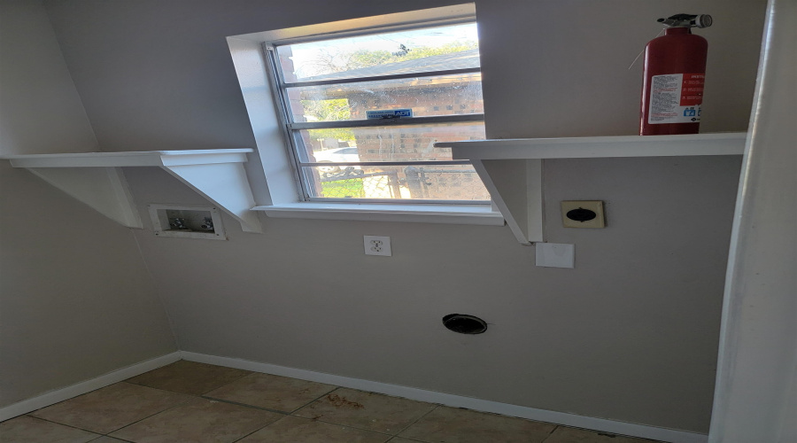 713 B Lindenwood Dr, Laredo, Texas 78045, 3 Bedrooms Bedrooms, 6 Rooms Rooms,2 BathroomsBathrooms,Residential,For Rent,713 B Lindenwood Dr,20254438