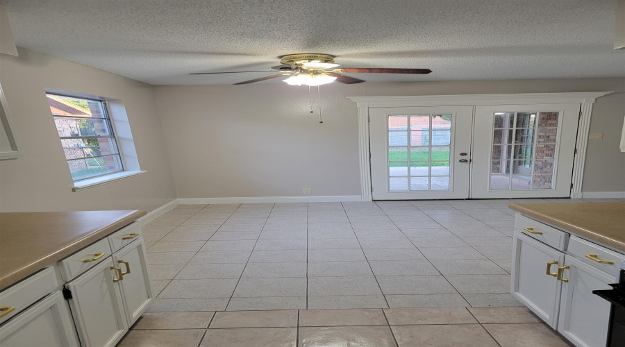 713 B Lindenwood Dr, Laredo, Texas 78045, 3 Bedrooms Bedrooms, 6 Rooms Rooms,2 BathroomsBathrooms,Residential,For Rent,713 B Lindenwood Dr,20254438