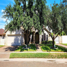 1013 King Ln, Laredo, Texas 78045, 3 Bedrooms Bedrooms, 6 Rooms Rooms,2 BathroomsBathrooms,Residential,For Sale,1013 King Ln,20254441