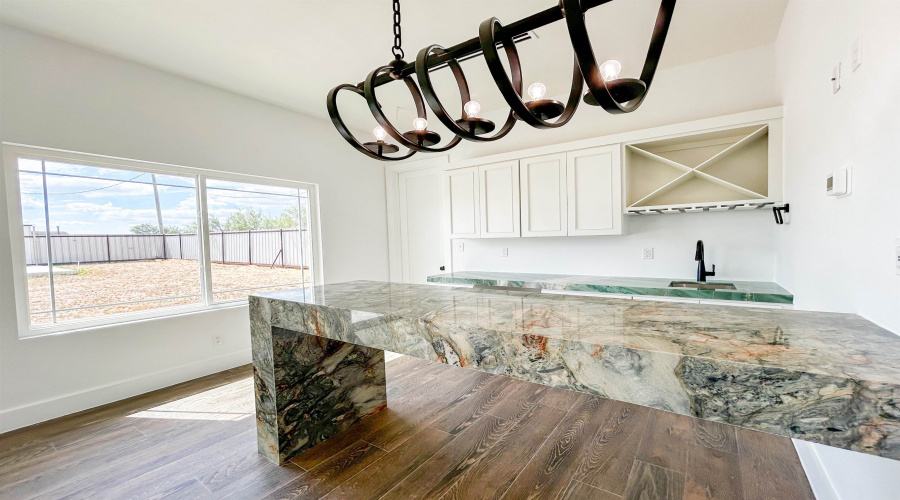 134 Riverside Dr, Zapata, Texas 78076, 4 Bedrooms Bedrooms, 6 Rooms Rooms,3 BathroomsBathrooms,Residential,For Sale,134 Riverside Dr,20254447