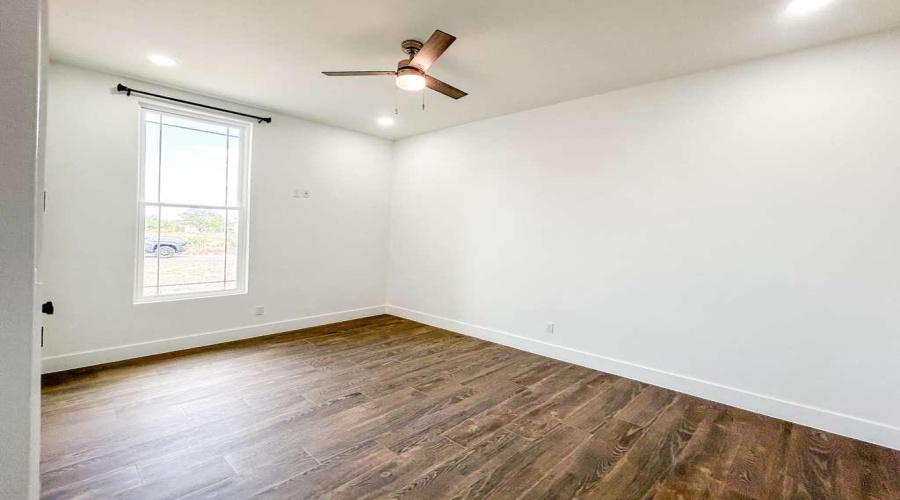 134 Riverside Dr, Zapata, Texas 78076, 4 Bedrooms Bedrooms, 6 Rooms Rooms,3 BathroomsBathrooms,Residential,For Sale,134 Riverside Dr,20254447