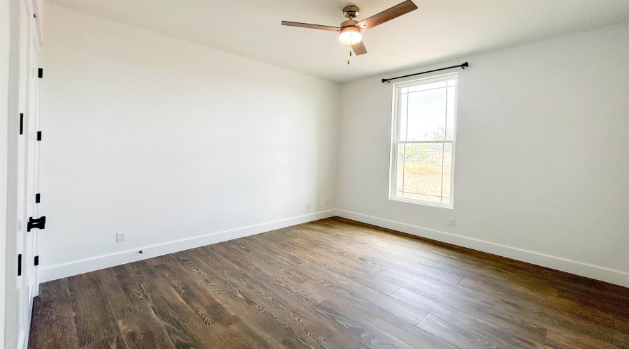 134 Riverside Dr, Zapata, Texas 78076, 4 Bedrooms Bedrooms, 6 Rooms Rooms,3 BathroomsBathrooms,Residential,For Sale,134 Riverside Dr,20254447