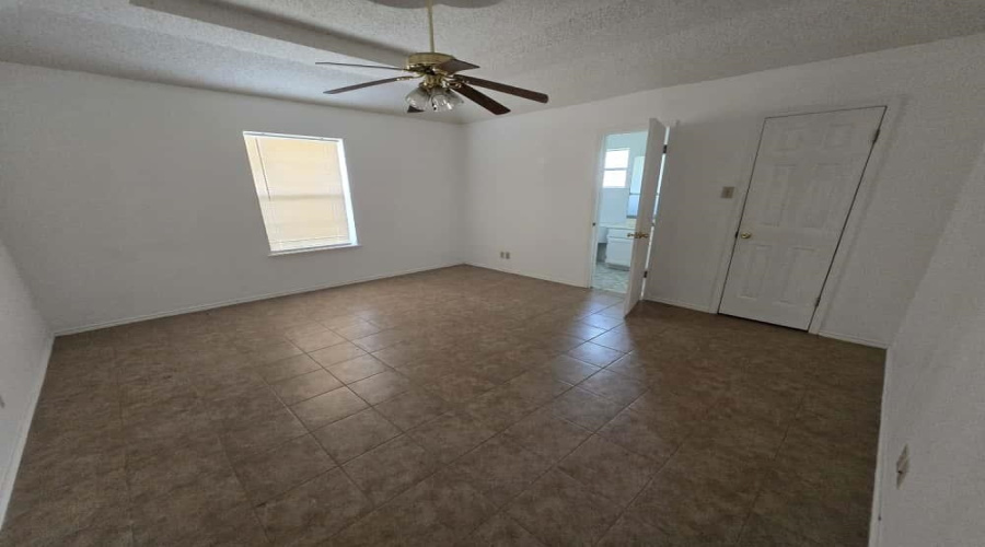802 Noel Ln, Laredo, Texas 78045, 3 Bedrooms Bedrooms, 5 Rooms Rooms,2 BathroomsBathrooms,Residential,For Rent,802 Noel Ln,20254448