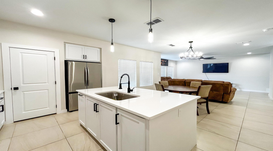 5707 Kylee Dr., Laredo, Texas 78043, 3 Bedrooms Bedrooms, 6 Rooms Rooms,2 BathroomsBathrooms,Residential,For Sale,5707 Kylee Dr.,20254449