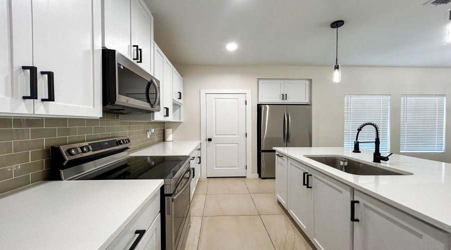 5707 Kylee Dr., Laredo, Texas 78043, 3 Bedrooms Bedrooms, 6 Rooms Rooms,2 BathroomsBathrooms,Residential,For Sale,5707 Kylee Dr.,20254449