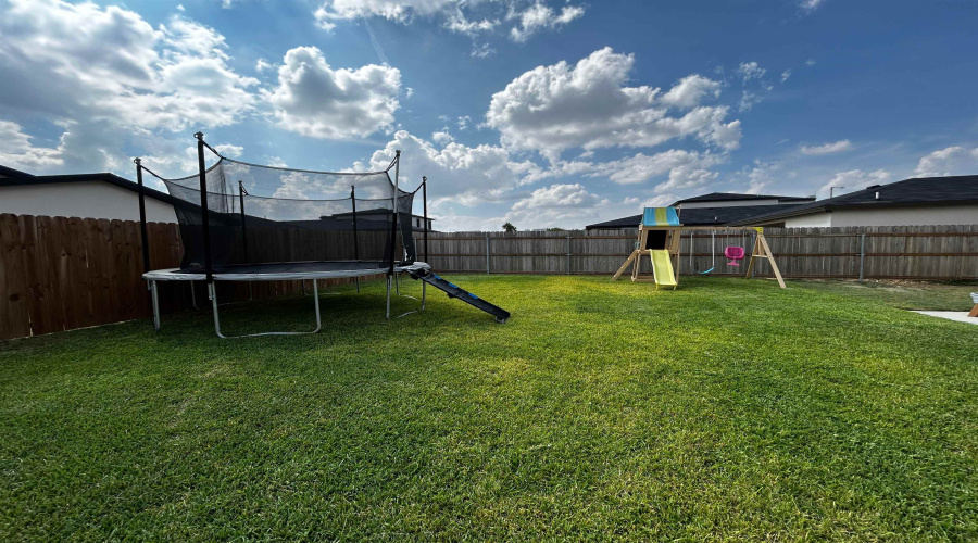 5707 Kylee Dr., Laredo, Texas 78043, 3 Bedrooms Bedrooms, 6 Rooms Rooms,2 BathroomsBathrooms,Residential,For Sale,5707 Kylee Dr.,20254449