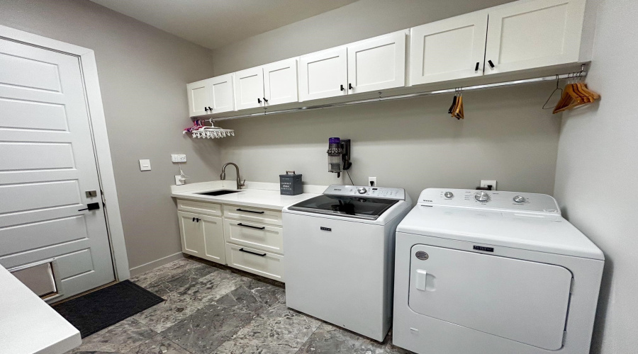 7617 Agatha Christie Dr., Laredo, Texas 78041, 4 Bedrooms Bedrooms, 10 Rooms Rooms,5 BathroomsBathrooms,Residential,For Sale,7617 Agatha Christie Dr.,20254451