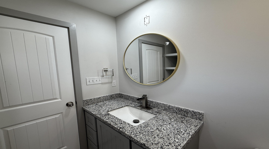 1432 El Caporal Dr., Laredo, Texas 78046, 3 Bedrooms Bedrooms, 5 Rooms Rooms,2 BathroomsBathrooms,Residential,For Sale,1432 El Caporal Dr.,20254453