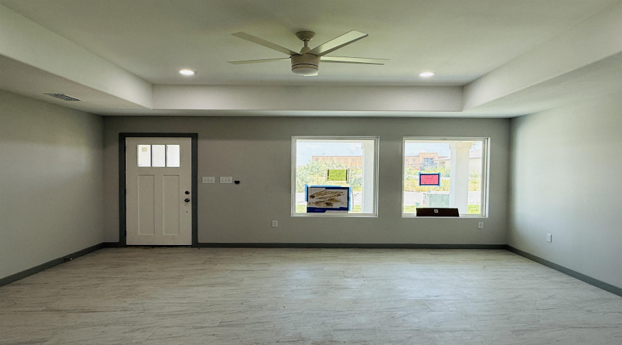 1432 El Caporal Dr., Laredo, Texas 78046, 3 Bedrooms Bedrooms, 5 Rooms Rooms,2 BathroomsBathrooms,Residential,For Sale,1432 El Caporal Dr.,20254453