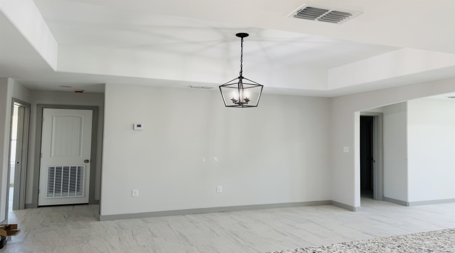 1432 El Caporal Dr., Laredo, Texas 78046, 3 Bedrooms Bedrooms, 5 Rooms Rooms,2 BathroomsBathrooms,Residential,For Sale,1432 El Caporal Dr.,20254453