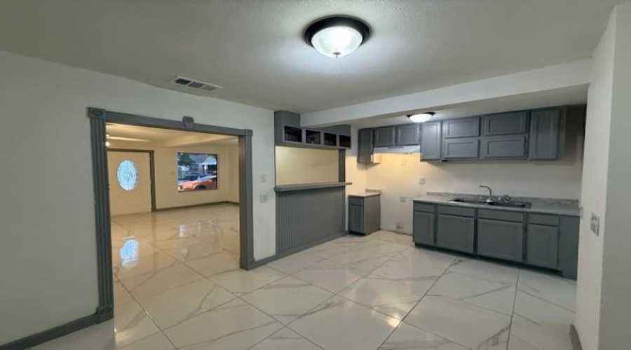9549 Canvasback Dr, Laredo, Texas 78045, 3 Bedrooms Bedrooms, 4 Rooms Rooms,1 BathroomBathrooms,Residential,For Rent,9549 Canvasback Dr,20254455