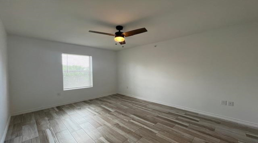 2717 N Arkansas Ave, Laredo, Texas 78041, 2 Bedrooms Bedrooms, 4 Rooms Rooms,1 BathroomBathrooms,Residential,For Rent,2717 N Arkansas Ave,20254463