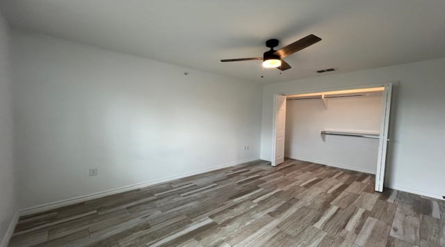 2717 N Arkansas Ave, Laredo, Texas 78041, 2 Bedrooms Bedrooms, 4 Rooms Rooms,1 BathroomBathrooms,Residential,For Rent,2717 N Arkansas Ave,20254463