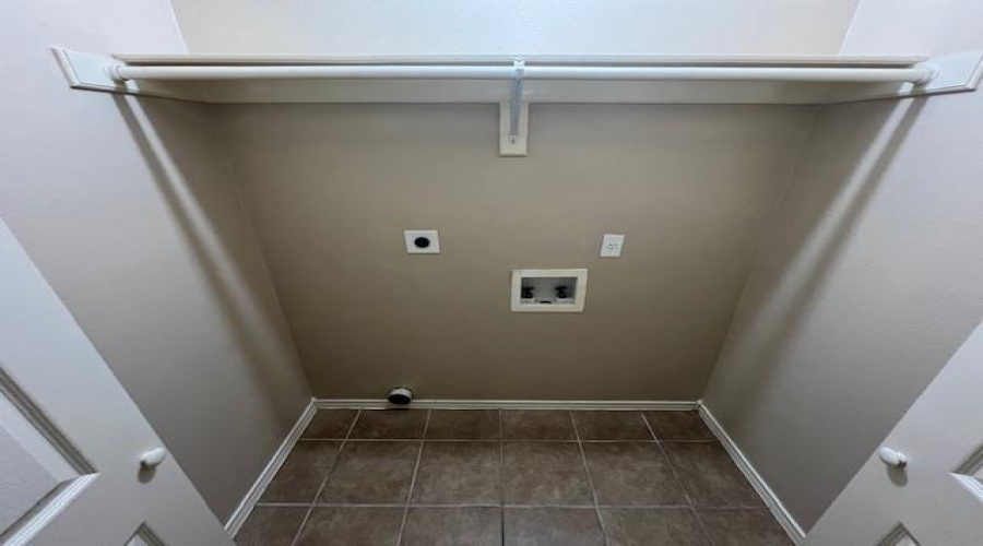902 Laredo St, Laredo, Texas 78040, 2 Bedrooms Bedrooms, 4 Rooms Rooms,1 BathroomBathrooms,Residential,For Rent,902 Laredo St,20254464