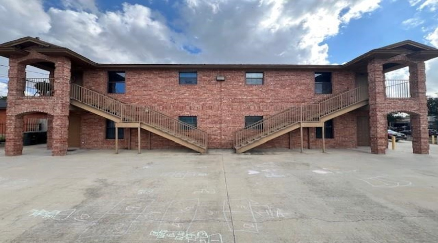 902 Laredo St, Laredo, Texas 78040, 2 Bedrooms Bedrooms, 4 Rooms Rooms,1 BathroomBathrooms,Residential,For Rent,902 Laredo St,20254464