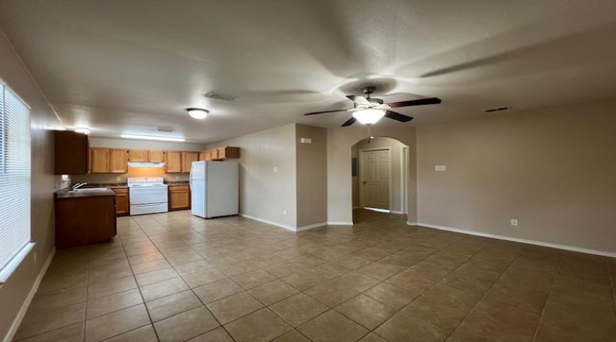 902 Laredo St, Laredo, Texas 78040, 2 Bedrooms Bedrooms, 4 Rooms Rooms,1 BathroomBathrooms,Residential,For Rent,902 Laredo St,20254464