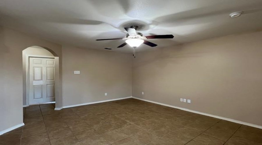 902 Laredo St, Laredo, Texas 78040, 2 Bedrooms Bedrooms, 4 Rooms Rooms,1 BathroomBathrooms,Residential,For Rent,902 Laredo St,20254464