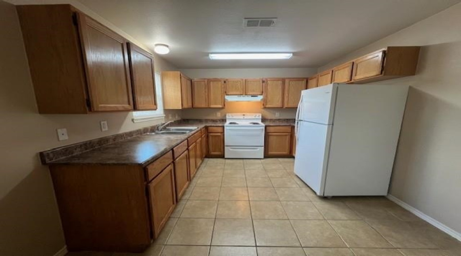 902 Laredo St, Laredo, Texas 78040, 2 Bedrooms Bedrooms, 4 Rooms Rooms,1 BathroomBathrooms,Residential,For Rent,902 Laredo St,20254464