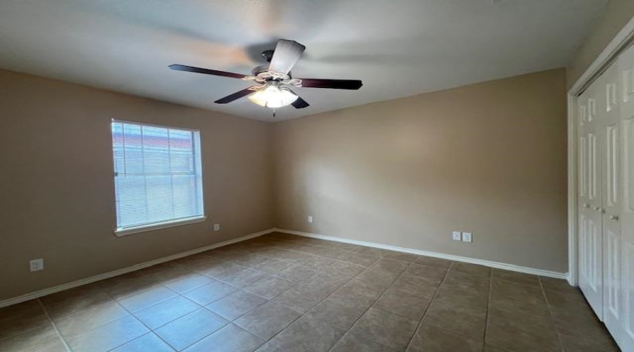 902 Laredo St, Laredo, Texas 78040, 2 Bedrooms Bedrooms, 4 Rooms Rooms,1 BathroomBathrooms,Residential,For Rent,902 Laredo St,20254464
