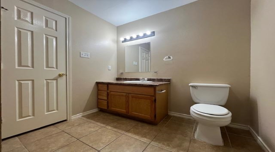 902 Laredo St, Laredo, Texas 78040, 2 Bedrooms Bedrooms, 4 Rooms Rooms,1 BathroomBathrooms,Residential,For Rent,902 Laredo St,20254464
