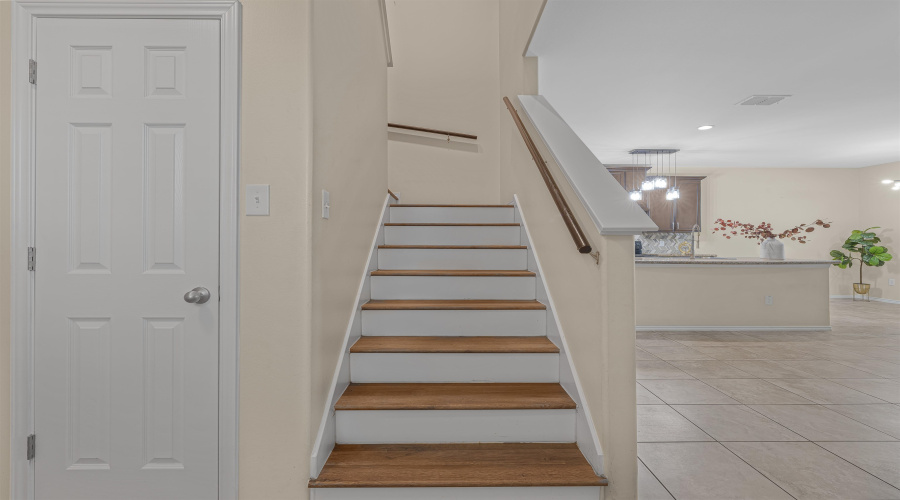 205 Aquero Blvd, Laredo, Texas 78045, 3 Bedrooms Bedrooms, 6 Rooms Rooms,2 BathroomsBathrooms,Residential,For Sale,205 Aquero Blvd,20254035