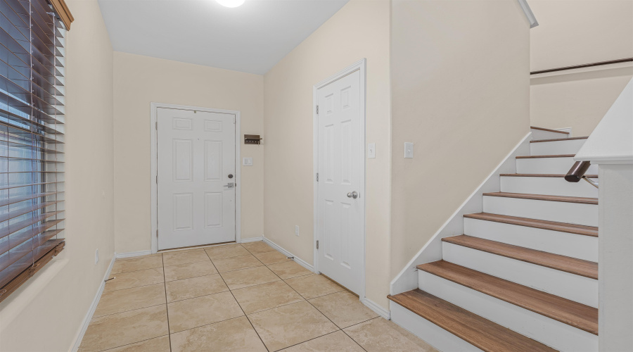 205 Aquero Blvd, Laredo, Texas 78045, 3 Bedrooms Bedrooms, 6 Rooms Rooms,2 BathroomsBathrooms,Residential,For Sale,205 Aquero Blvd,20254035