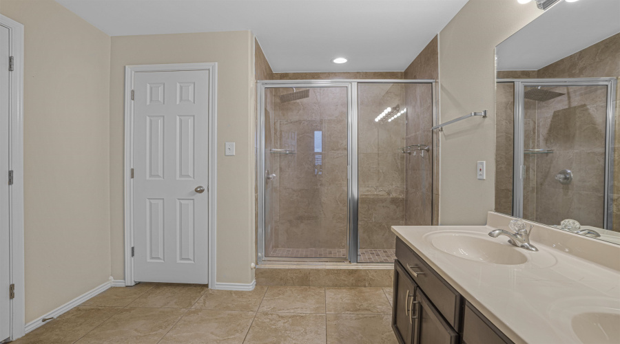 205 Aquero Blvd, Laredo, Texas 78045, 3 Bedrooms Bedrooms, 6 Rooms Rooms,2 BathroomsBathrooms,Residential,For Sale,205 Aquero Blvd,20254035
