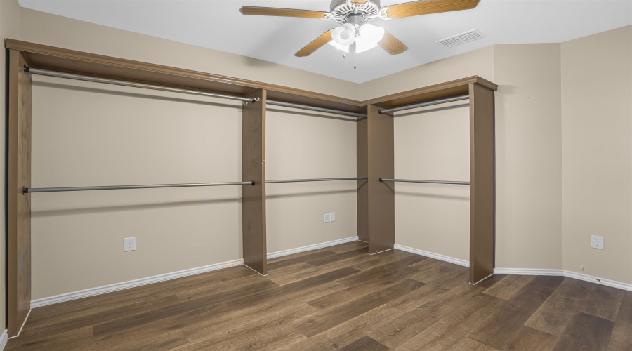 205 Aquero Blvd, Laredo, Texas 78045, 3 Bedrooms Bedrooms, 6 Rooms Rooms,2 BathroomsBathrooms,Residential,For Sale,205 Aquero Blvd,20254035