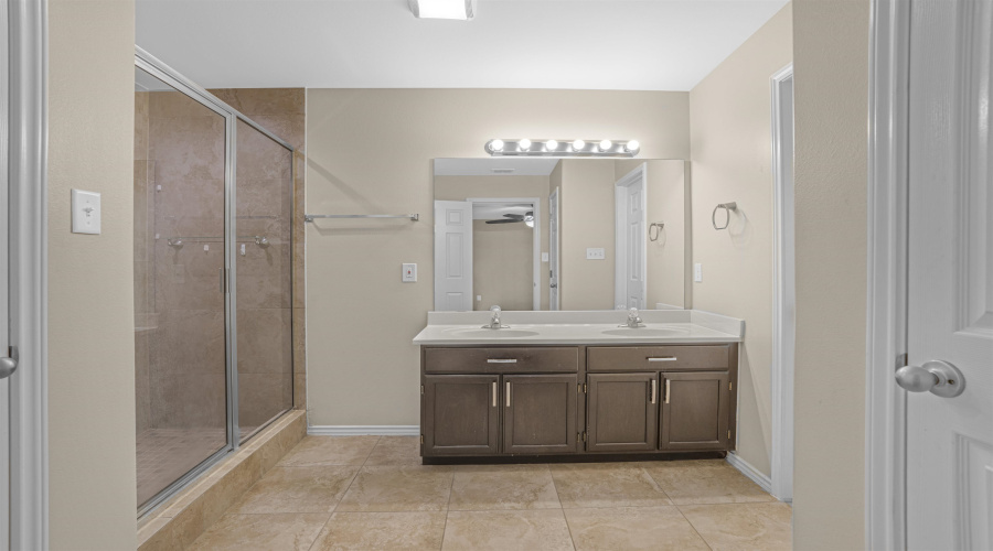 205 Aquero Blvd, Laredo, Texas 78045, 3 Bedrooms Bedrooms, 6 Rooms Rooms,2 BathroomsBathrooms,Residential,For Sale,205 Aquero Blvd,20254035