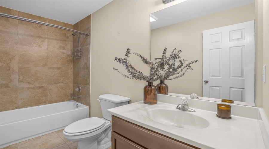 205 Aquero Blvd, Laredo, Texas 78045, 3 Bedrooms Bedrooms, 6 Rooms Rooms,2 BathroomsBathrooms,Residential,For Sale,205 Aquero Blvd,20254035