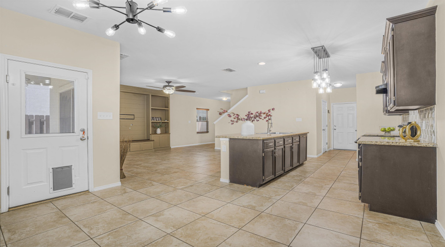 205 Aquero Blvd, Laredo, Texas 78045, 3 Bedrooms Bedrooms, 6 Rooms Rooms,2 BathroomsBathrooms,Residential,For Sale,205 Aquero Blvd,20254035
