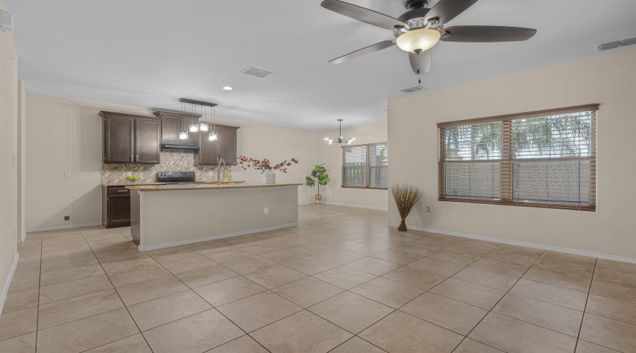 205 Aquero Blvd, Laredo, Texas 78045, 3 Bedrooms Bedrooms, 6 Rooms Rooms,2 BathroomsBathrooms,Residential,For Sale,205 Aquero Blvd,20254035