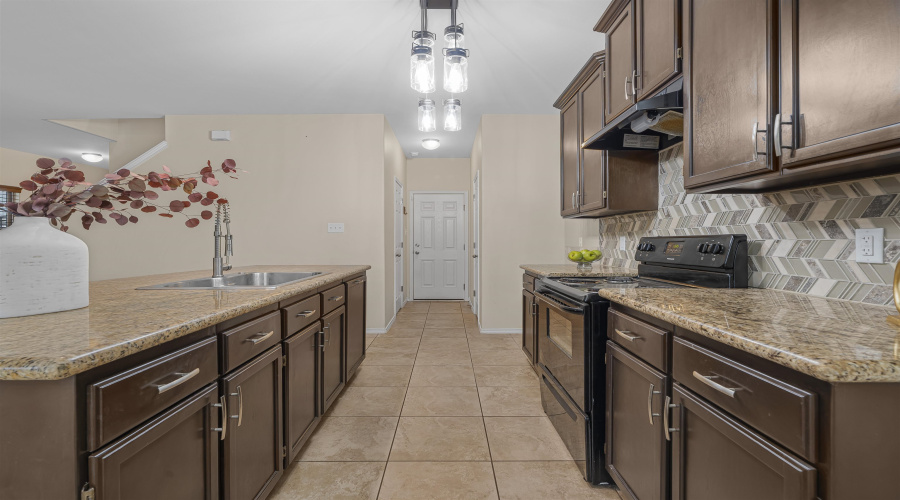 205 Aquero Blvd, Laredo, Texas 78045, 3 Bedrooms Bedrooms, 6 Rooms Rooms,2 BathroomsBathrooms,Residential,For Sale,205 Aquero Blvd,20254035