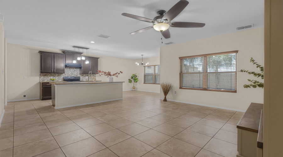 205 Aquero Blvd, Laredo, Texas 78045, 3 Bedrooms Bedrooms, 6 Rooms Rooms,2 BathroomsBathrooms,Residential,For Sale,205 Aquero Blvd,20254035