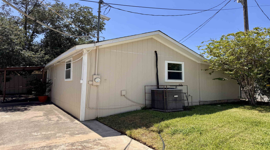 1516 Clark Blvd, Laredo, Texas 78040, 6 Bedrooms Bedrooms, 6 Rooms Rooms,2 BathroomsBathrooms,Residential,For Sale,1516 Clark Blvd,20254467