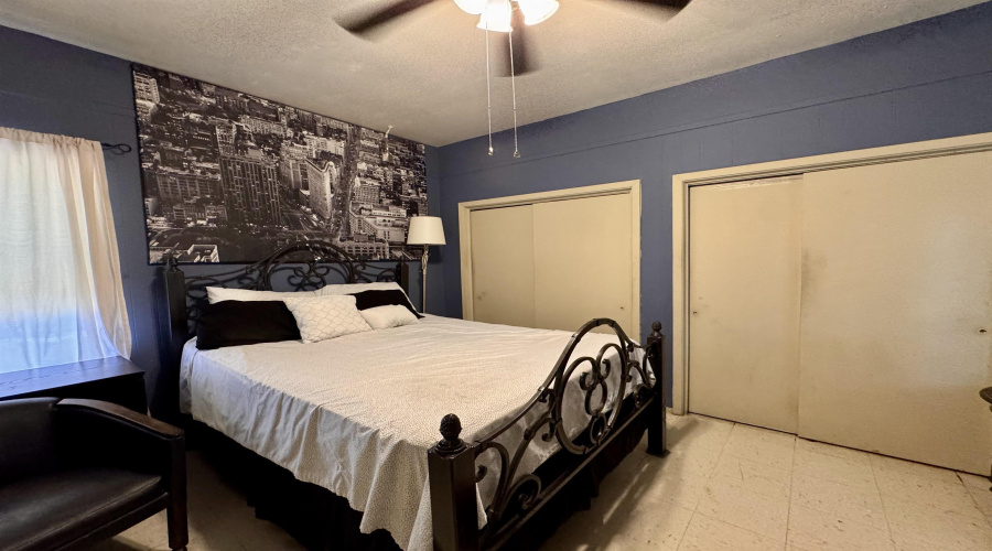 1516 Clark Blvd, Laredo, Texas 78040, 6 Bedrooms Bedrooms, 6 Rooms Rooms,2 BathroomsBathrooms,Residential,For Sale,1516 Clark Blvd,20254467
