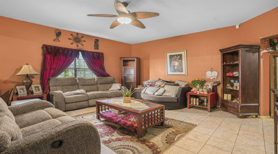 1820 Arctic Ct, Laredo, Texas 78045, 4 Bedrooms Bedrooms, 6 Rooms Rooms,2 BathroomsBathrooms,Residential,For Sale,1820 Arctic Ct,20254039