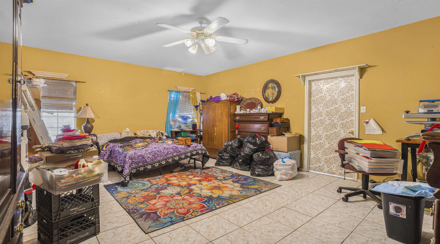 1820 Arctic Ct, Laredo, Texas 78045, 4 Bedrooms Bedrooms, 6 Rooms Rooms,2 BathroomsBathrooms,Residential,For Sale,1820 Arctic Ct,20254039