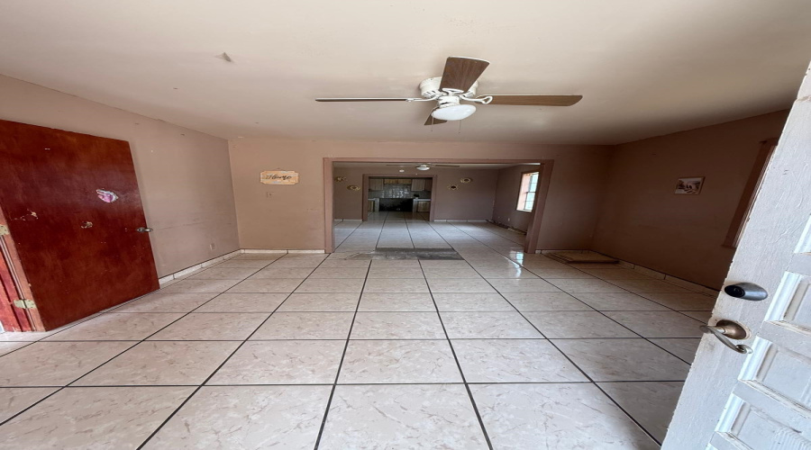 3210 Pecan St, Laredo, Texas 78046, 2 Bedrooms Bedrooms, 4 Rooms Rooms,1 BathroomBathrooms,Residential,For Sale,3210 Pecan St,20254040