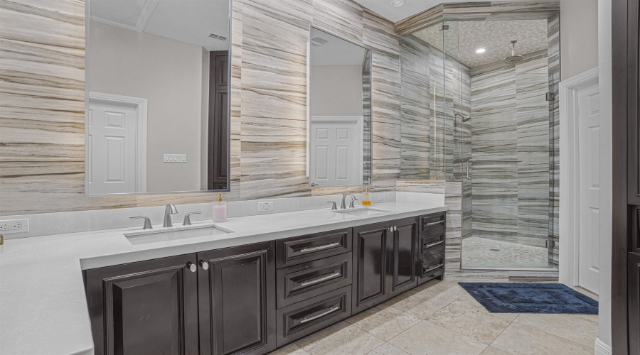 311 Latour Dr, Laredo, Texas 78041-9131, 4 Bedrooms Bedrooms, 10 Rooms Rooms,4 BathroomsBathrooms,Residential,For Sale,311 Latour Dr,20254469