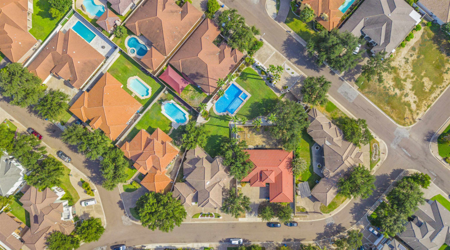 311 Latour Dr, Laredo, Texas 78041-9131, 4 Bedrooms Bedrooms, 10 Rooms Rooms,4 BathroomsBathrooms,Residential,For Sale,311 Latour Dr,20254469