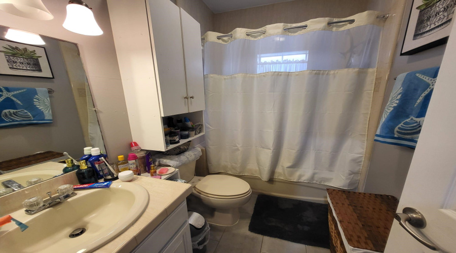 103 Otanes Ave, Laredo, Texas 78046, 3 Bedrooms Bedrooms, 6 Rooms Rooms,2 BathroomsBathrooms,Residential,For Sale,103 Otanes Ave,20254042