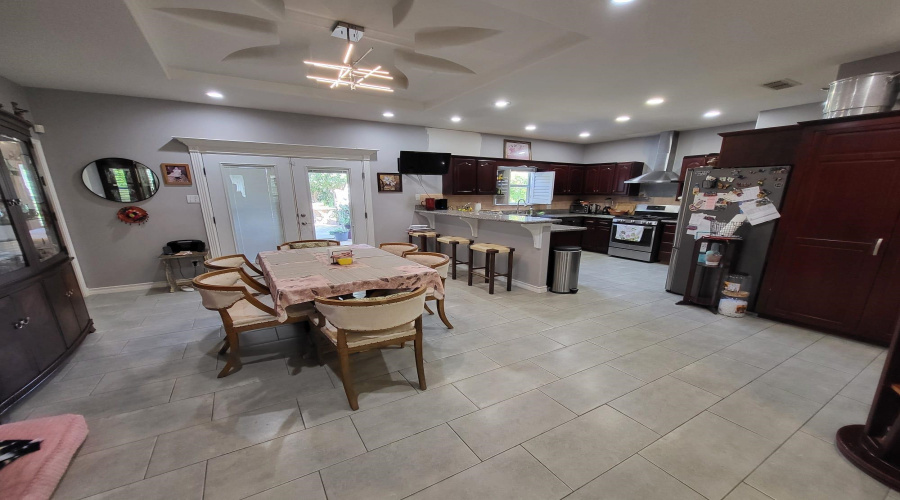 103 Otanes Ave, Laredo, Texas 78046, 3 Bedrooms Bedrooms, 6 Rooms Rooms,2 BathroomsBathrooms,Residential,For Sale,103 Otanes Ave,20254042