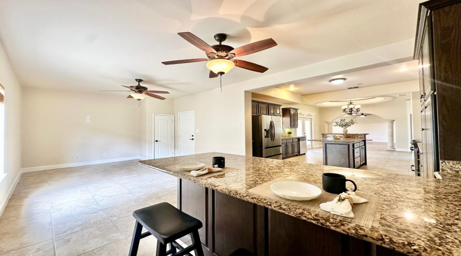 202 Lake Powell Dr, Laredo, Texas 78041, 4 Bedrooms Bedrooms, 7 Rooms Rooms,3 BathroomsBathrooms,Residential,For Sale,202 Lake Powell Dr,20254043